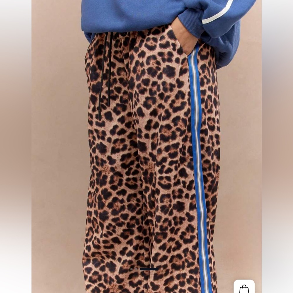 Missguided leopard print side stripe track pants - Picture 3 of 13